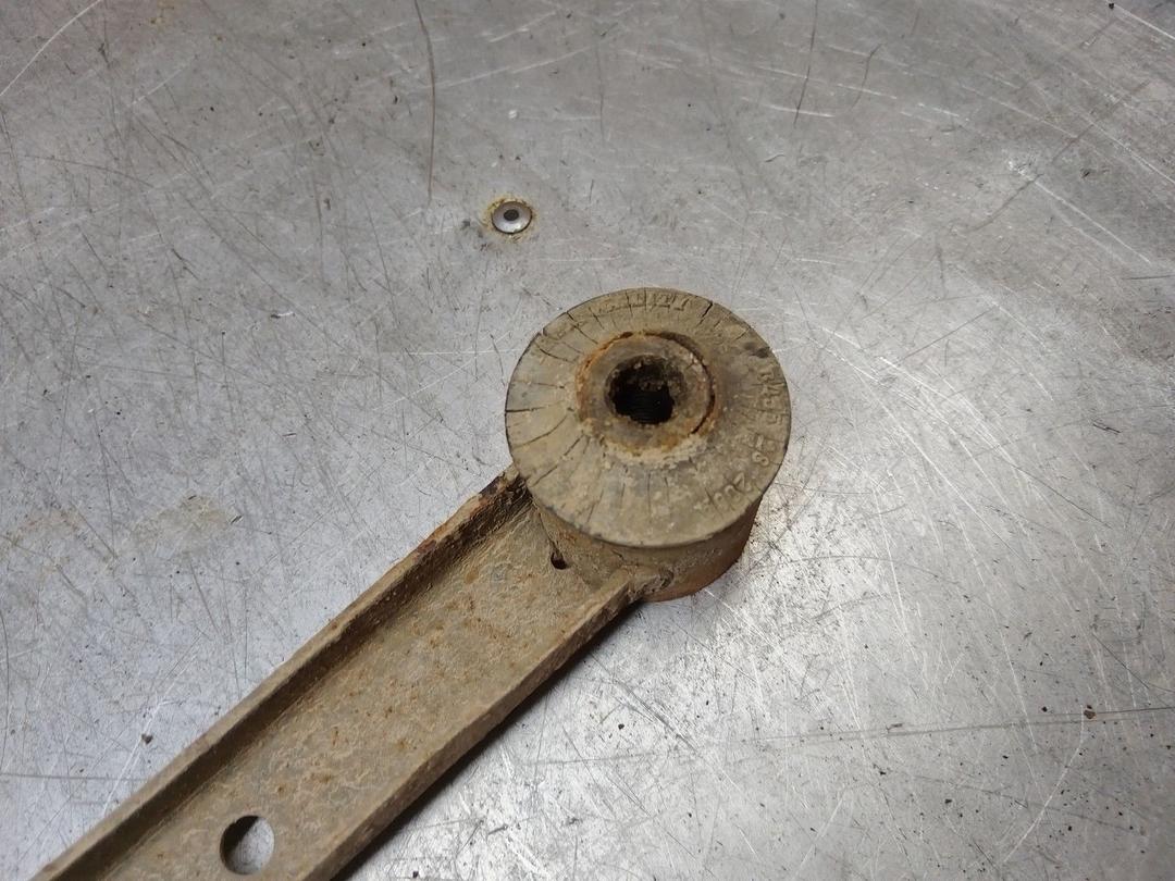 Рычаг задний правый 3VFN0Q Mazda Premacy купить