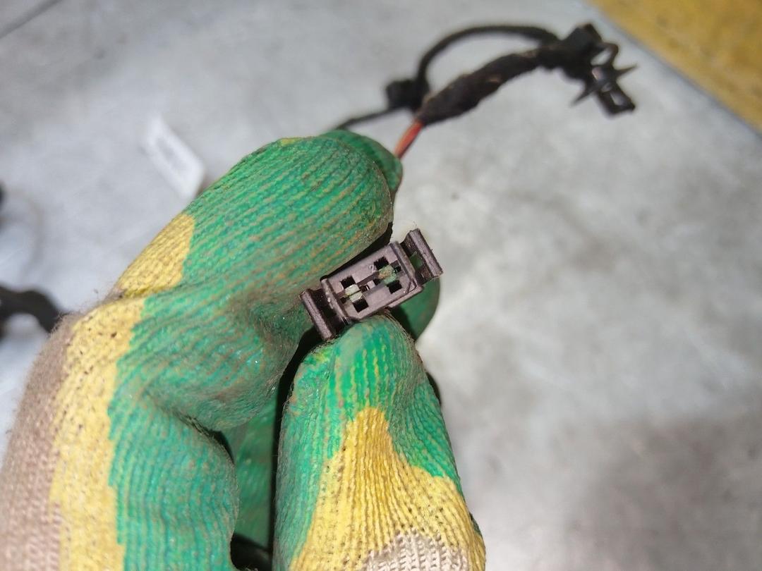 Проводка двери передней правой FWEGAS Volkswagen Passat undefined