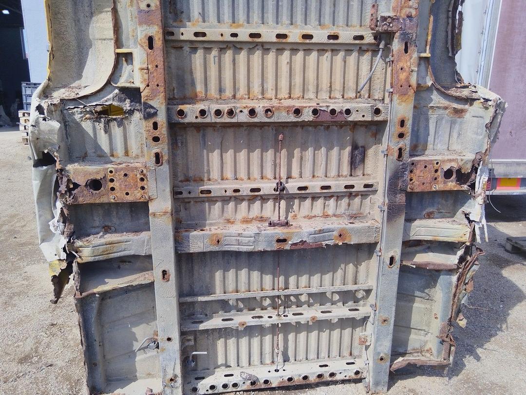 Часть кузова (вырезанный элемент) Y7B1B6 Renault Master купить с доставкой