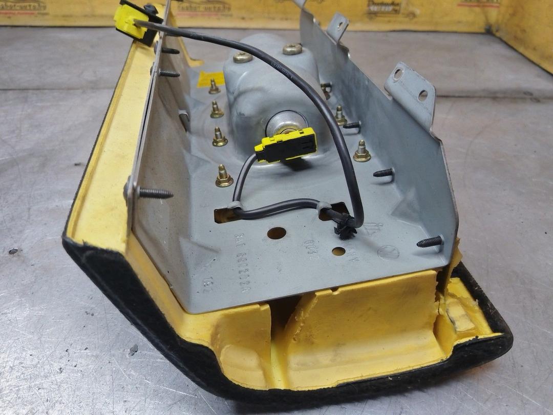 Подушка безопасности пассажира HD74NR Volkswagen Passat купить в магазине запчастей бу