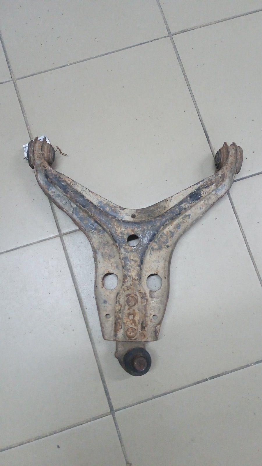 Рычаг передний левый R6J75B Audi 80 купить