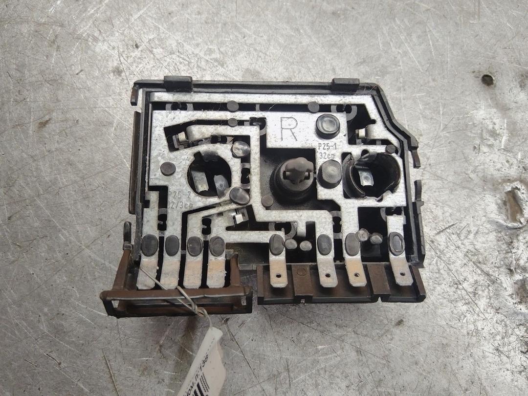 Панель (плата) фонаря заднего правого T5PUJ3 Audi 100 купить