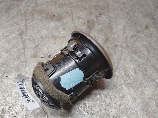 Дефлектор обдува салона 9A9945 Nissan Note undefined