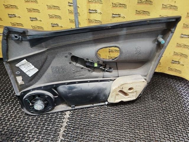 Обшивка двери передней левой (дверная карта) RCQ9MX Peugeot 406 купить
