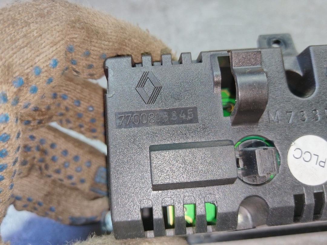 Часы EZ35NX Renault Safrane купить на авторазборке