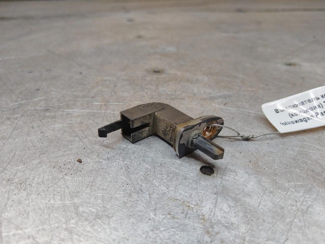 Выключатель концевой (концевик) ZX1GIZ Volkswagen Passat