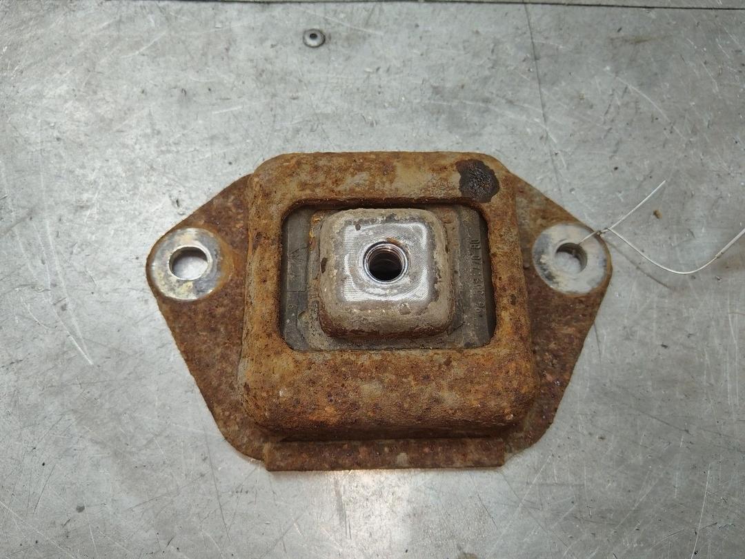 Кронштейн крепления балки подвески B603G3 Citroen C5