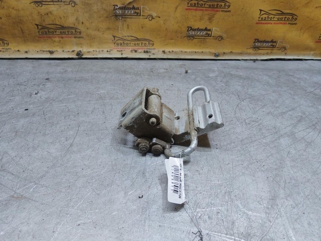 Петля двери задней правой 0OOF39 Volkswagen Passat