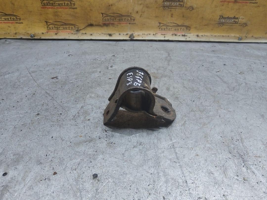 Крепление втулки стабилизатора OME3IY Renault Espace