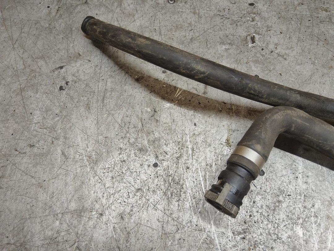 Патрубок отопителя (печки) 0UUYK6 Volvo S40 купить с доставкой