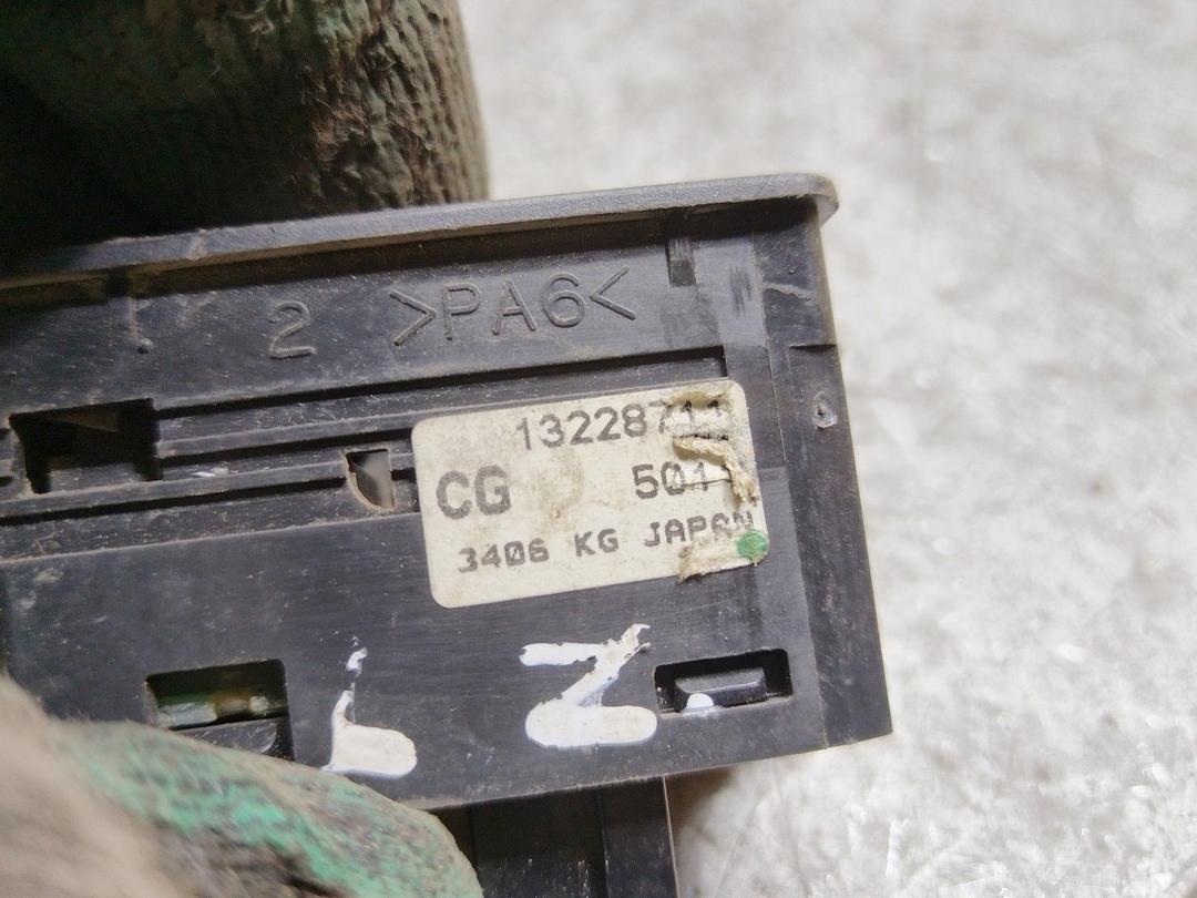 Кнопка стеклоподъемника заднего левого 6SNC7X Opel Astra купить в магазине запчастей бу