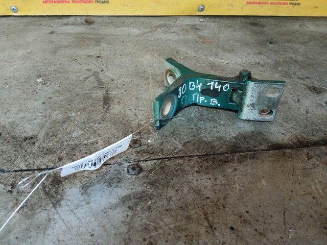 Петля двери передней правой U92RU3 Audi 80