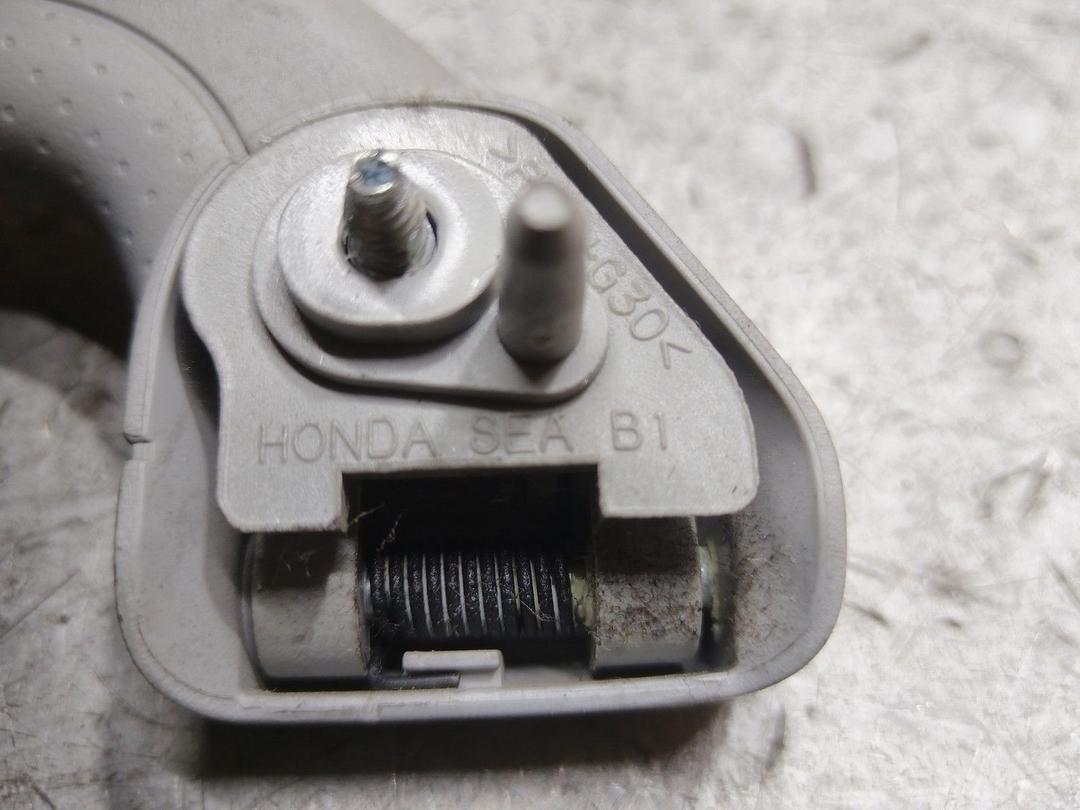 Ручка внутренняя потолочная J6H1QD Honda Accord купить в магазине запчастей бу