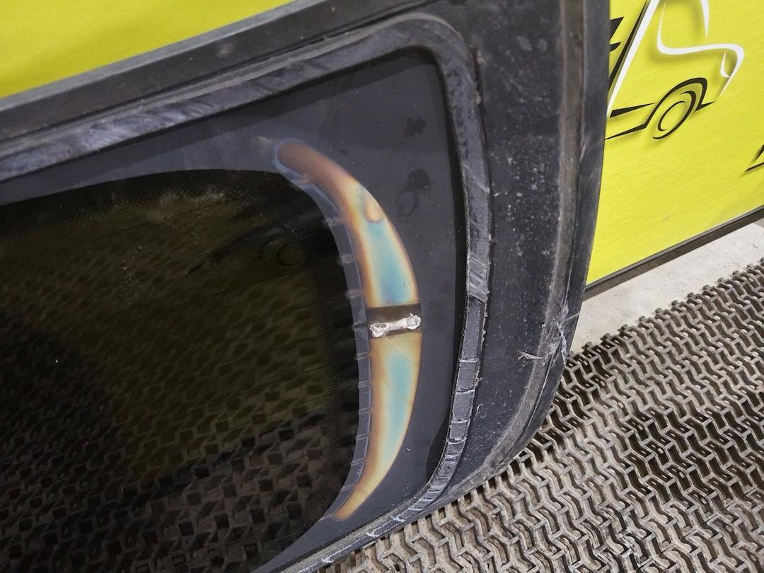 Стекло заднее RHHR6T Opel Astra купить в магазине запчастей бу