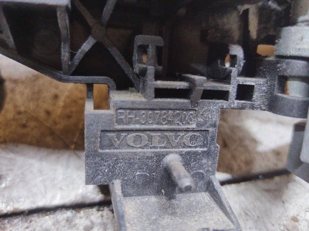 Ручка наружная задняя левая Z2FKMW Volvo XC70 купить с доставкой