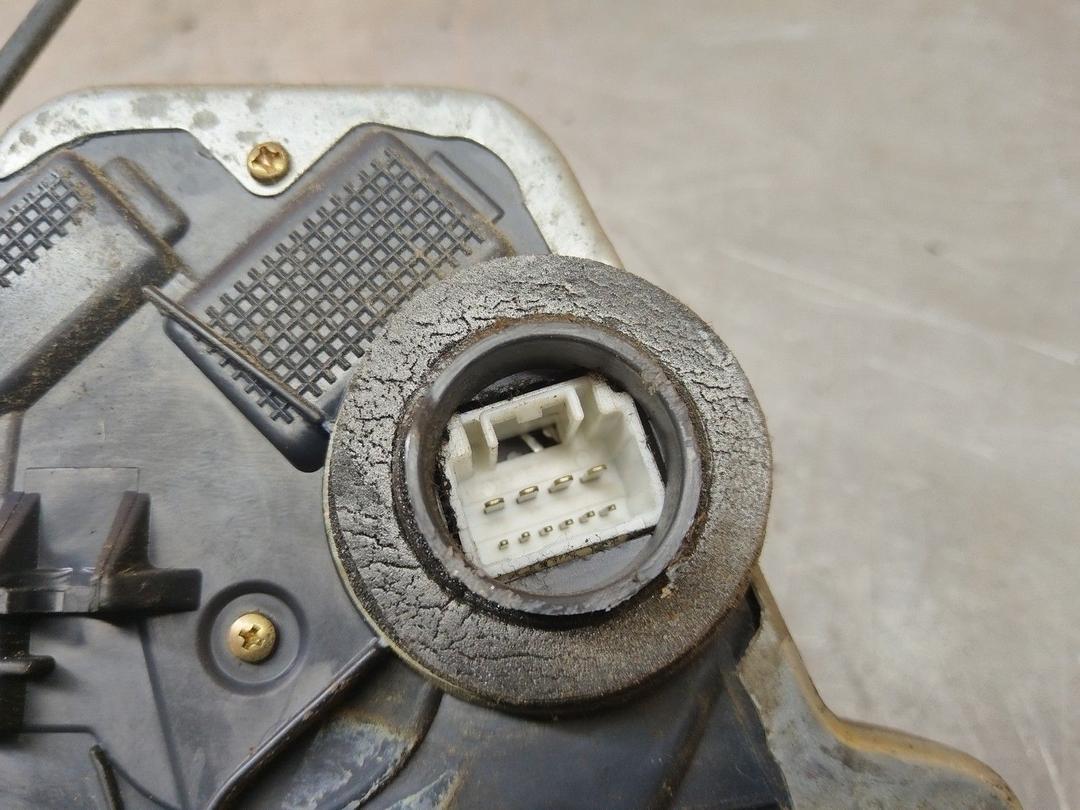 Замок двери передней правой U1YURC Toyota Avensis купить с доставкой