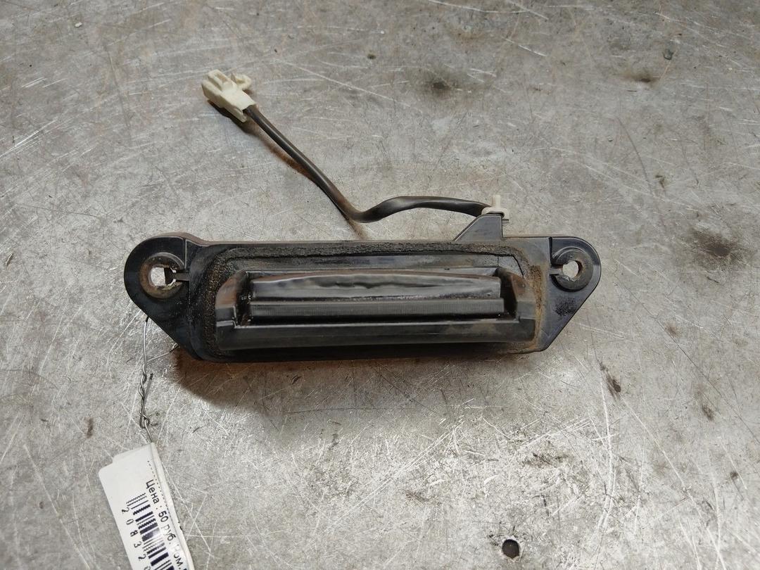 Кнопка открытия багажника HU9CKH Toyota Avensis Verso