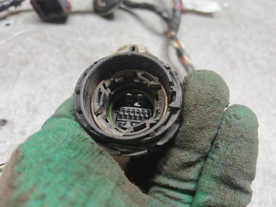 Проводка двери задней правой Q1ZXVQ Opel Vectra купить с доставкой