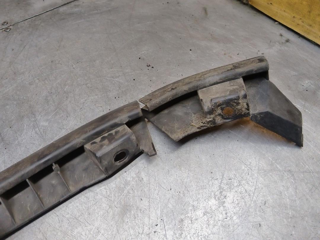 Кронштейн крепления бампера заднего 0R2KKT Volkswagen Sharan - Фото 4