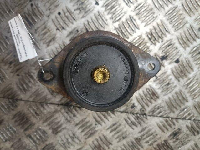 Подушка крепления двигателя NJT9BO Volkswagen Golf - Фото 3