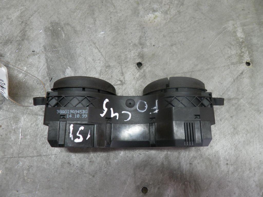 Кнопка подогрева заднего стекла 1JZXKD Ford Focus купить на авторазборке