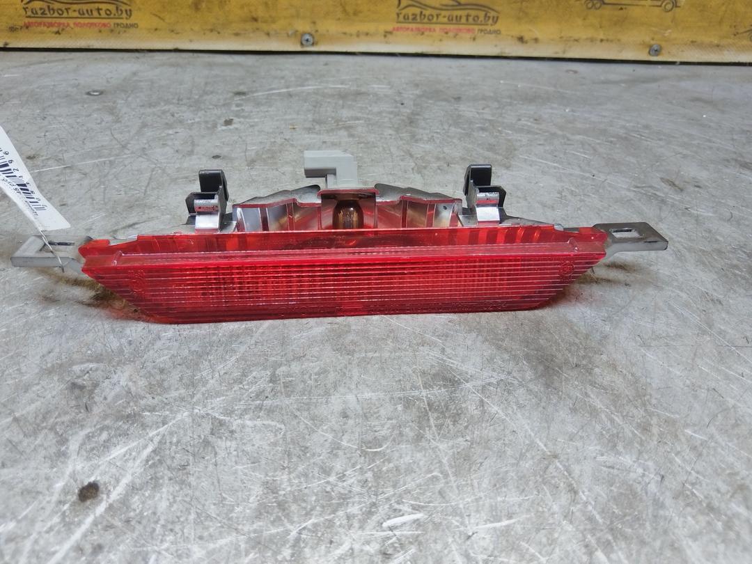 Стоп-сигнал 81NIW1 Toyota Corolla - Фото 6