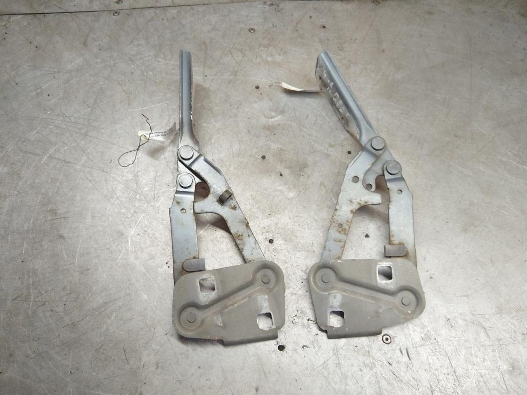 Петля капота 9LXQ48 Peugeot 406