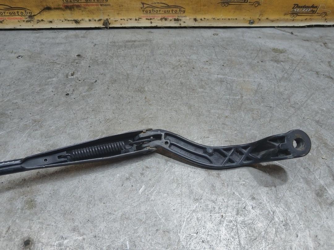 Щеткодержатель (поводок стеклоочистителя, дворник) D4465C Ford Galaxy купить с доставкой