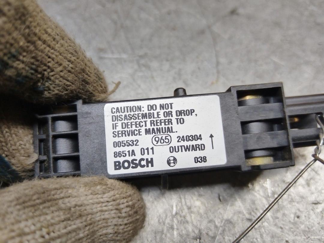 Датчик удара U565E3 Mitsubishi Carisma купить в магазине запчастей бу