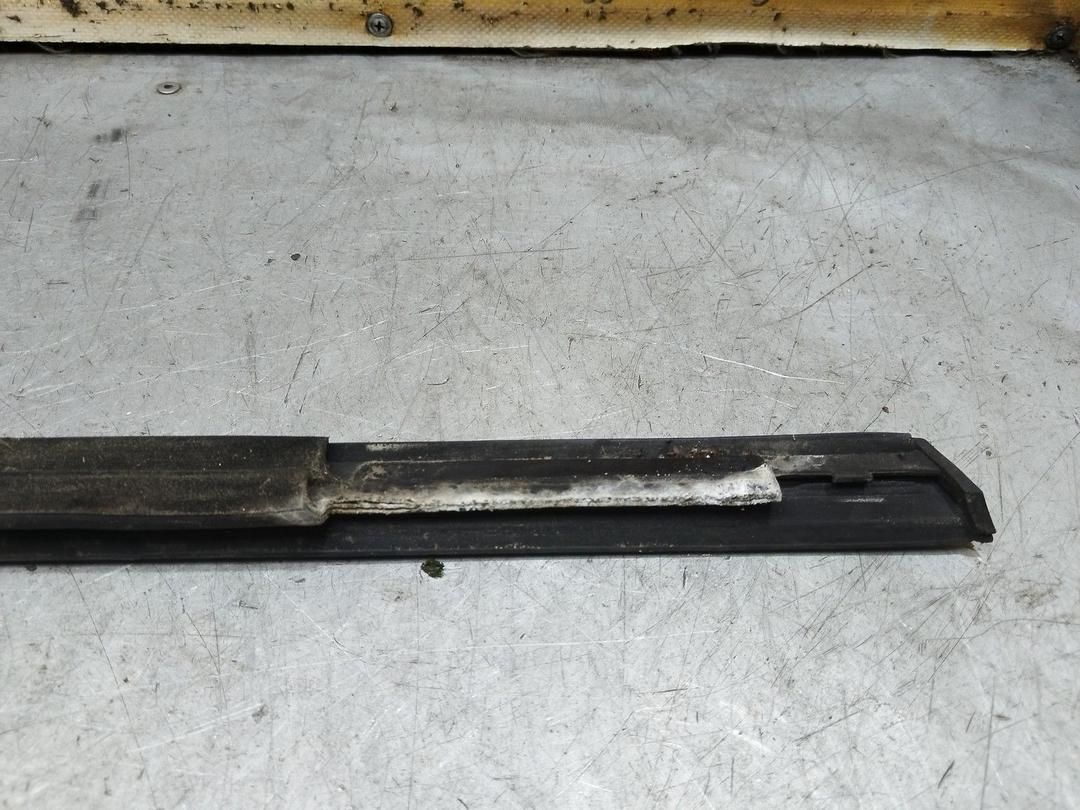 Молдинг стекла двери задней правой наружный KPUPK7 Ford Mondeo купить в магазине запчастей бу