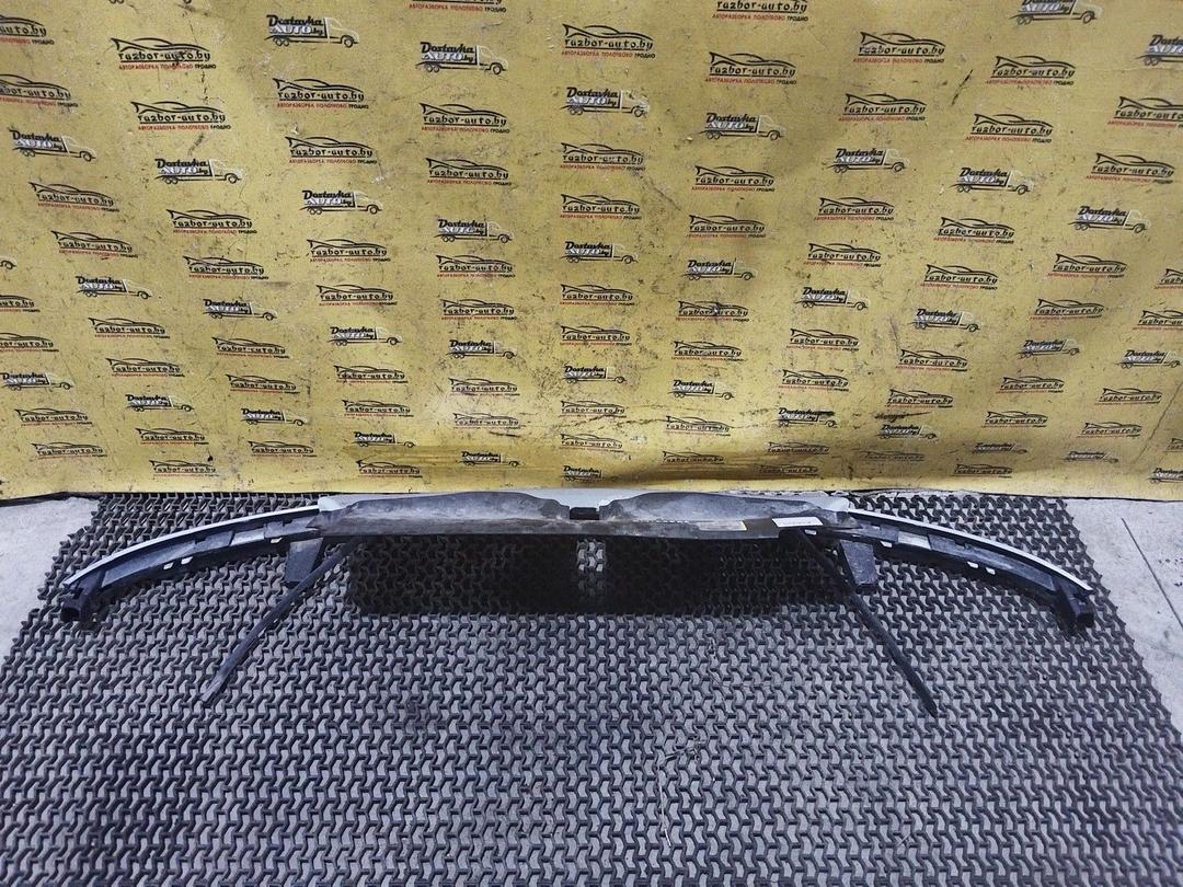 Решетка радиатора UEQ8KM Renault Laguna купить с доставкой