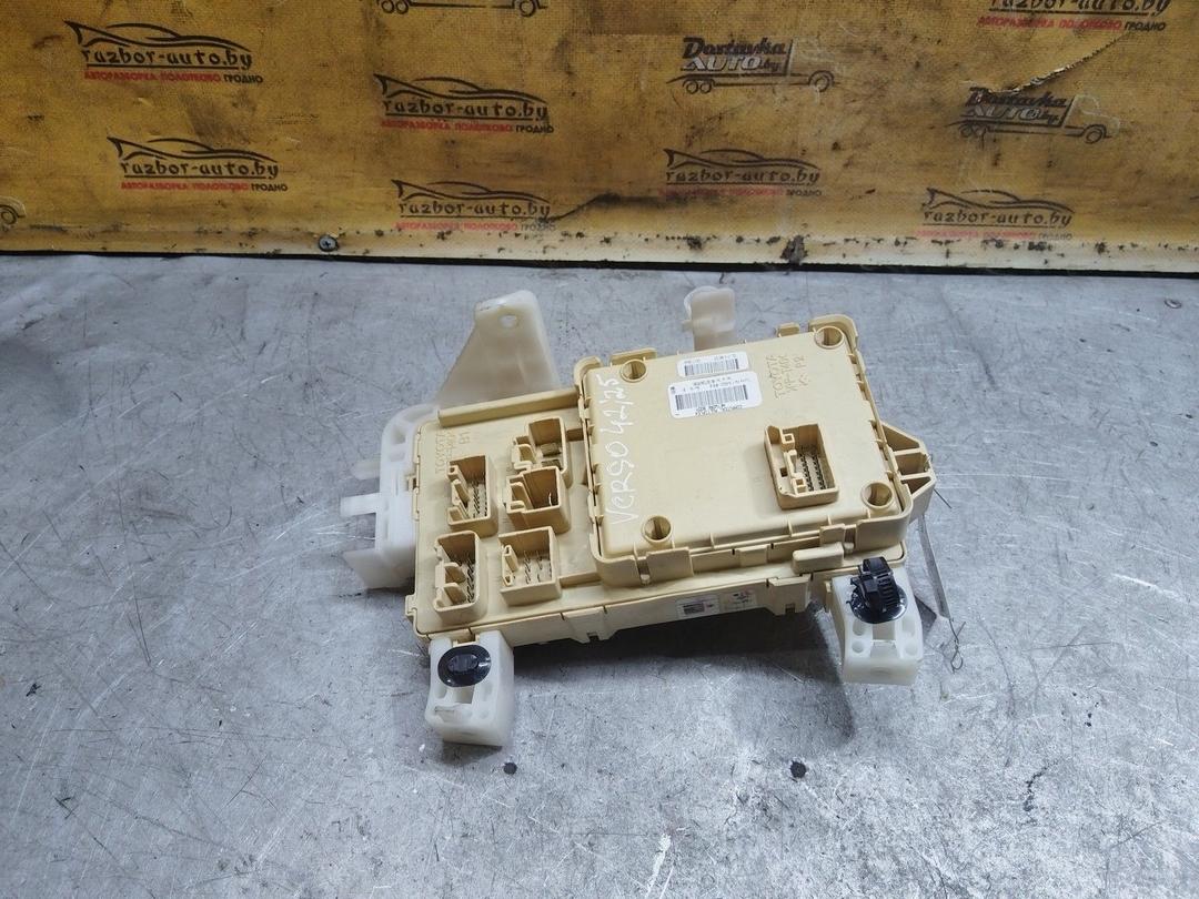 Блок предохранителей D1759F Toyota Corolla Verso купить с доставкой