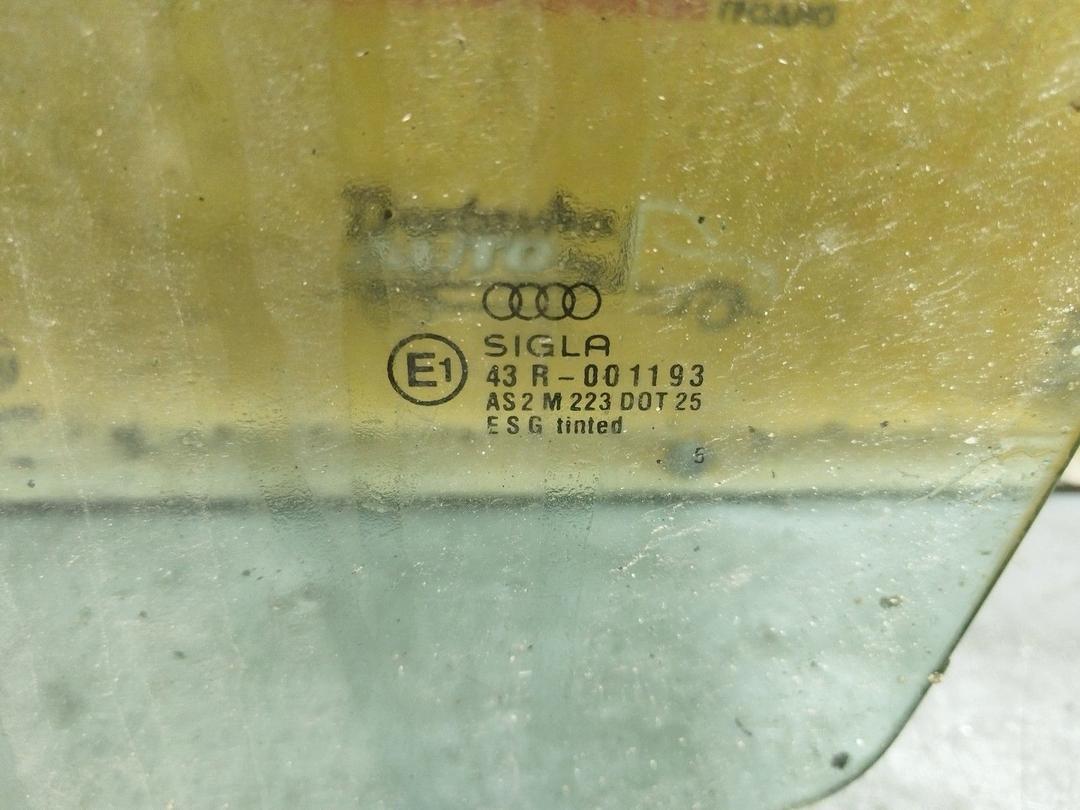 Стекло двери передней правой P4Y5GG Audi A4 купить
