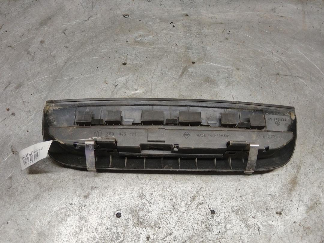 Стоп-сигнал AGT8AU Volkswagen Passat купить с доставкой