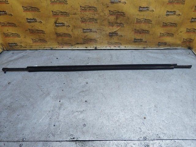 Молдинг стекла двери передней правой наружный 7S15YF Toyota Avensis купить