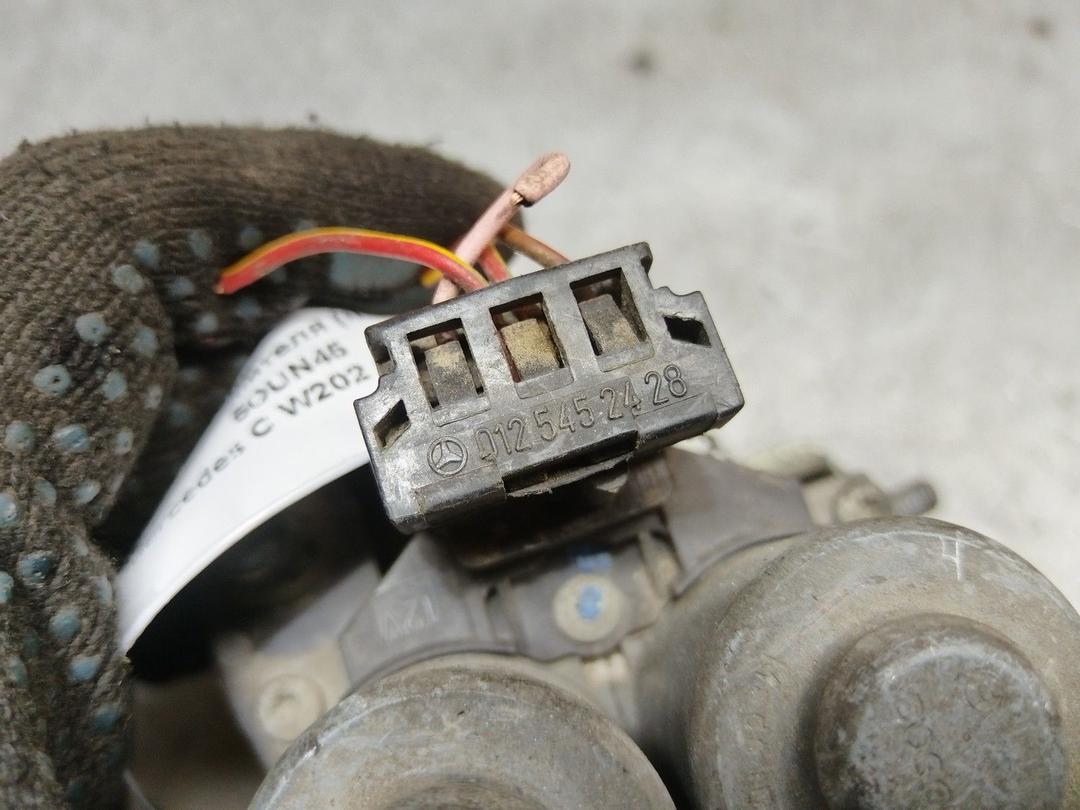 Кран отопителя (печки) 5OUN45 Mercedes C W202 купить на авторазборке