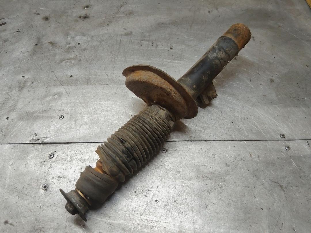 Амортизатор передний левый CLVNB8 Peugeot 306