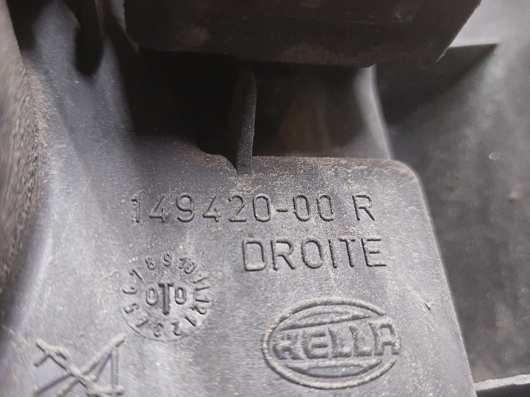 Фара правая QADJZQ Renault Laguna undefined