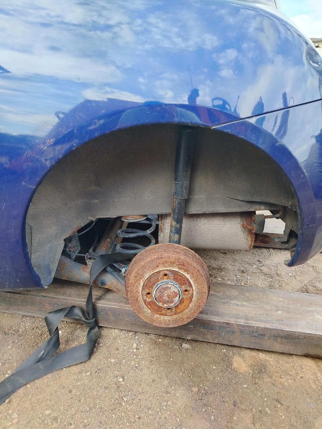 Ступица задняя левая B1AWX3 Nissan Micra