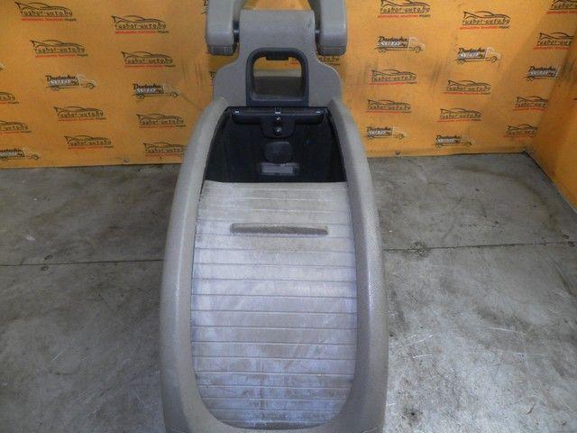 Подлокотник 68AQ2G Renault Grand Scenic купить в магазине запчастей бу