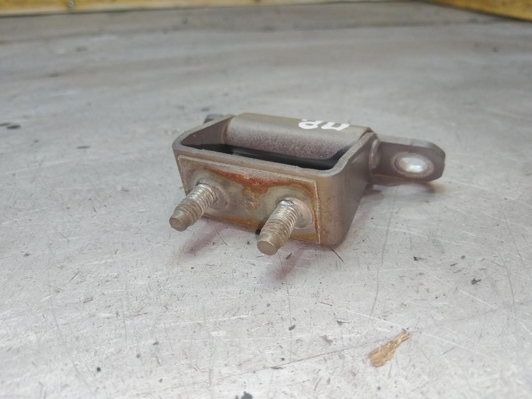 Петля крышки багажника Q62SVB Kia Sorento купить