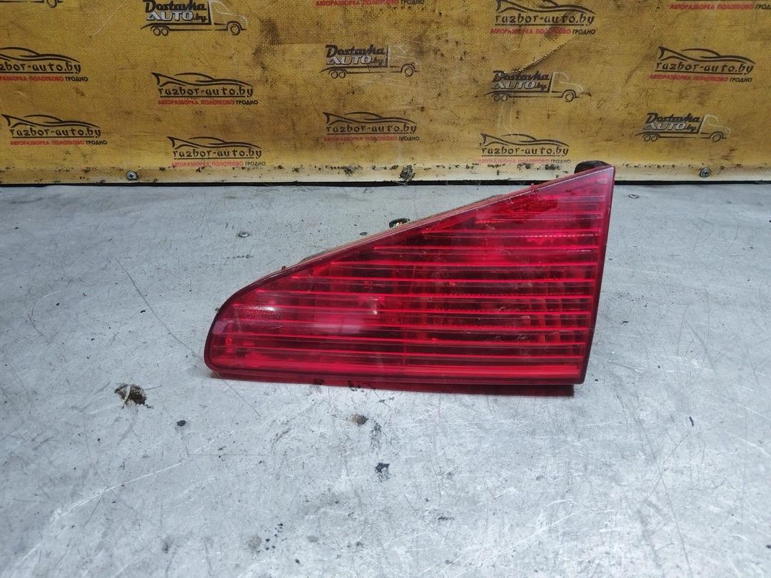 Фонарь крышки багажника правый EH4WNB Peugeot 607 купить