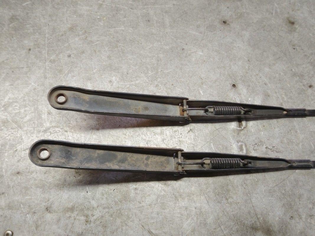 Щеткодержатель (поводок стеклоочистителя, дворник) DVSW2A Fiat Punto купить