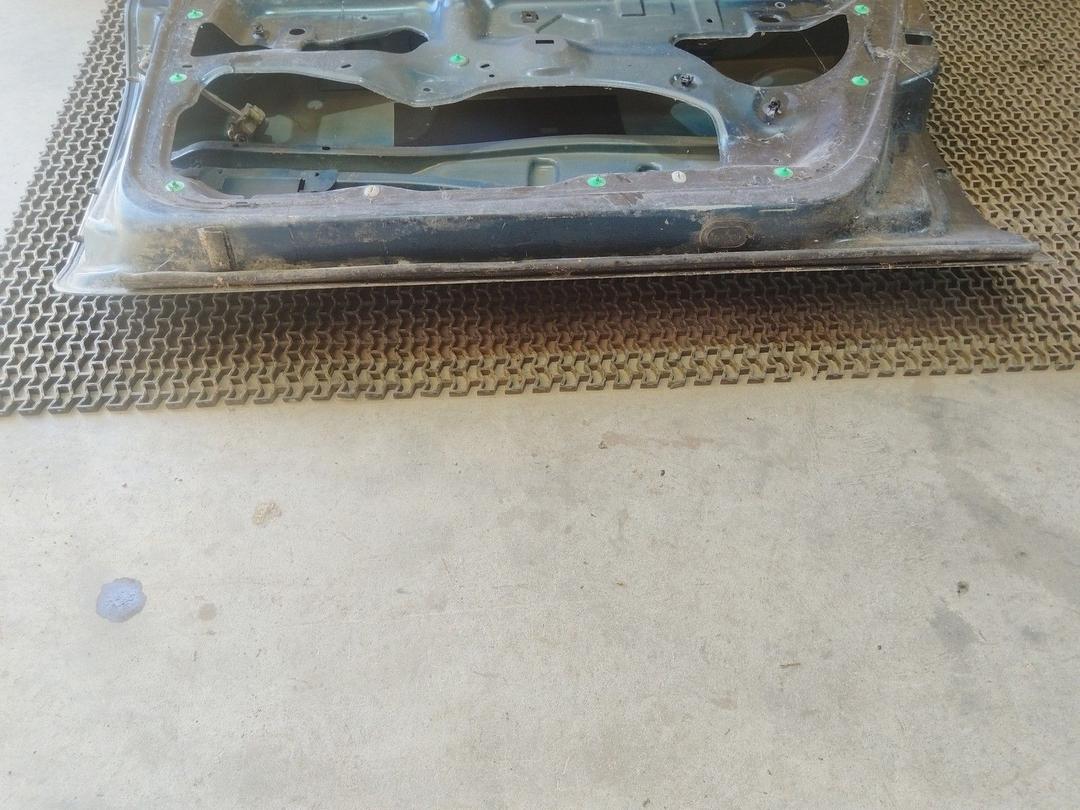 Дверь передняя правая 4UTLQ5 Renault Laguna undefined