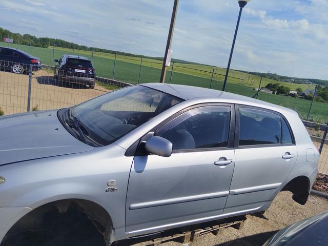 Обшивка двери передней правой (дверная карта) PS0D82 Toyota Corolla