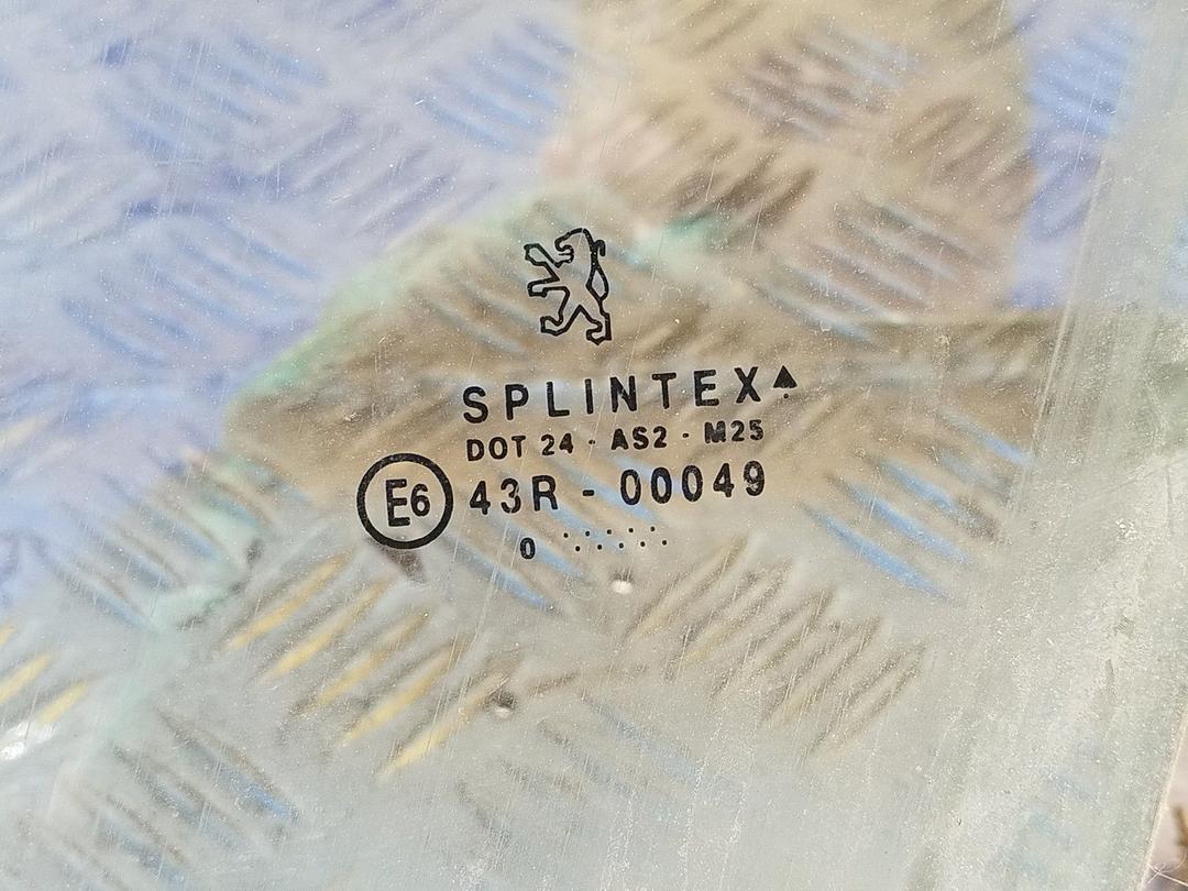 Стекло двери передней левой C6RP6E Peugeot 406 купить