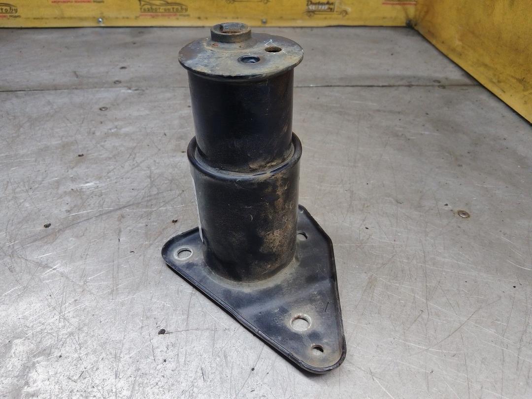 Кронштейн усилителя бампера переднего (Домик) II49R0 Peugeot 607 купить на авторазборке