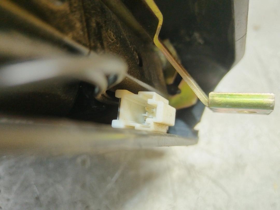 Стоп-сигнал IDB0UX Mitsubishi Carisma купить с доставкой