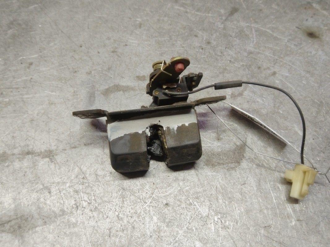 Замок багажника 62VVZN Kia Shuma