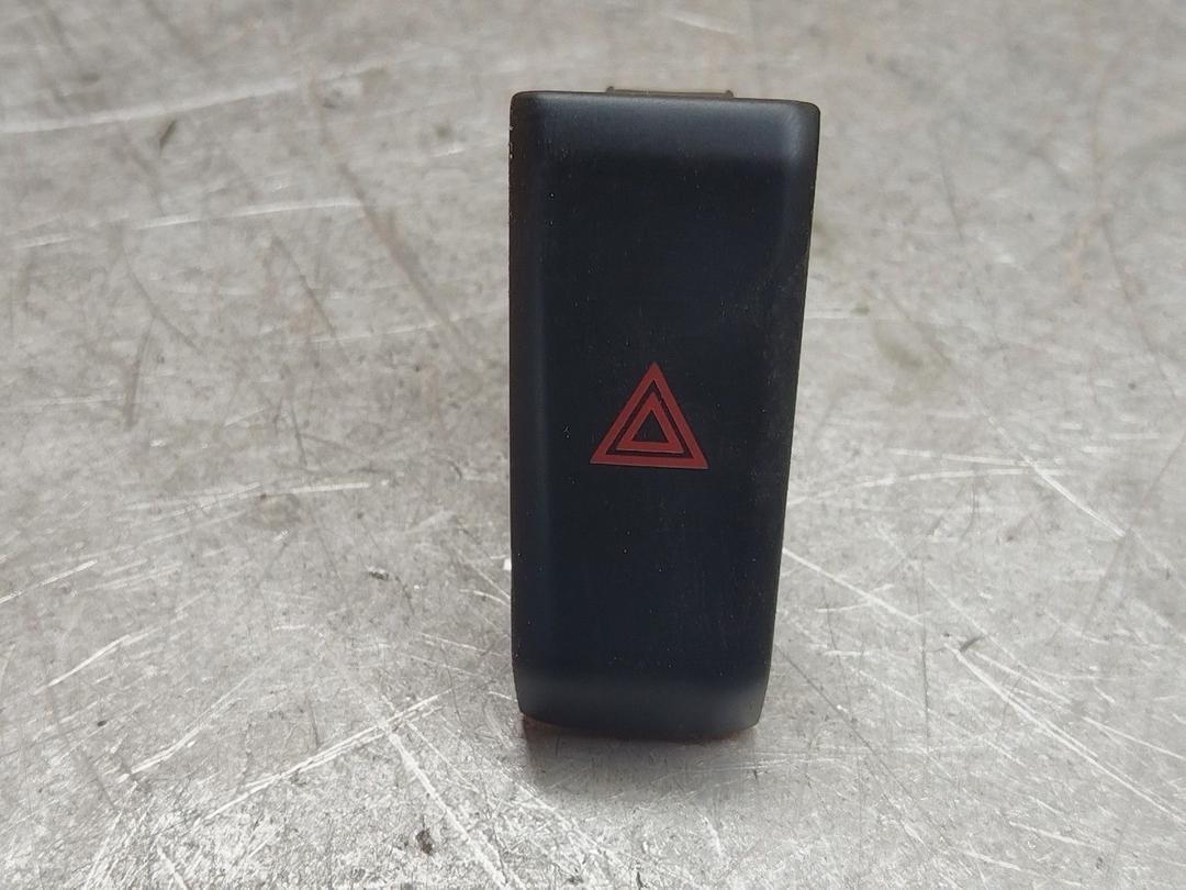 Кнопка аварийной сигнализации Q82E1U Ford Fusion